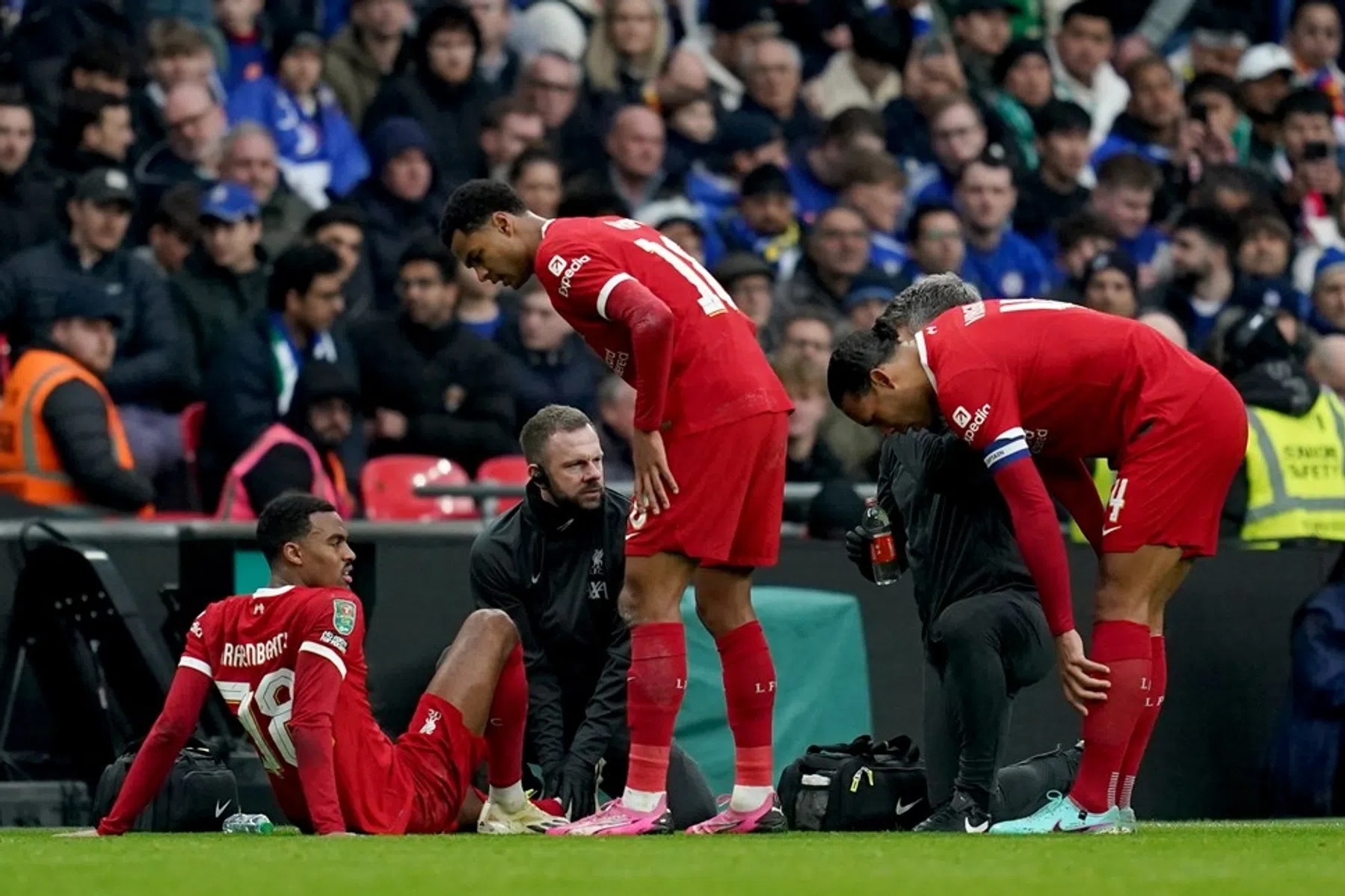 Klopp over blessure Gravenberch: 'Ik voel me er erg slecht door'