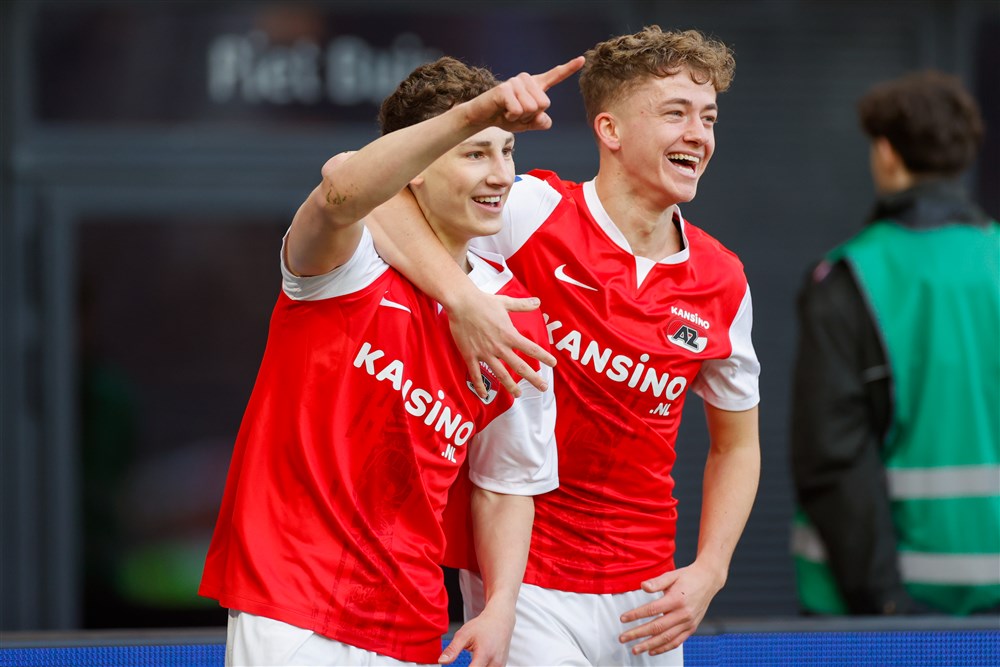 Ook met nieuw systeem staat Ajax razendsnel achter: droomstart voor AZ