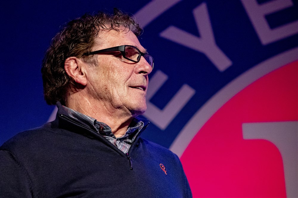 Van Hanegem merkt geen medelijden met Ajax en verbaast zich over 'truc'