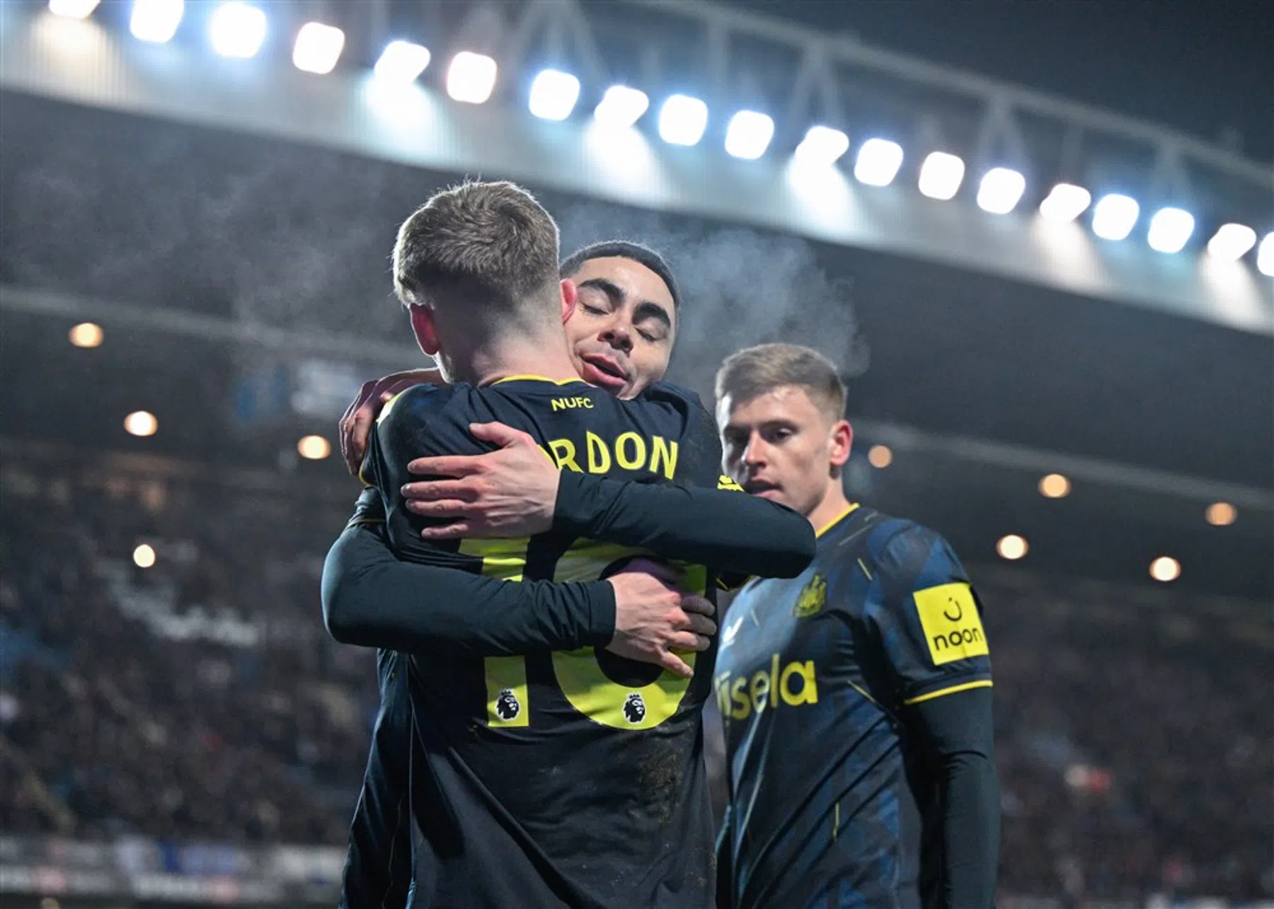 Botman ziet Newcastle United op snipperdag zwijnen in FA Cup
