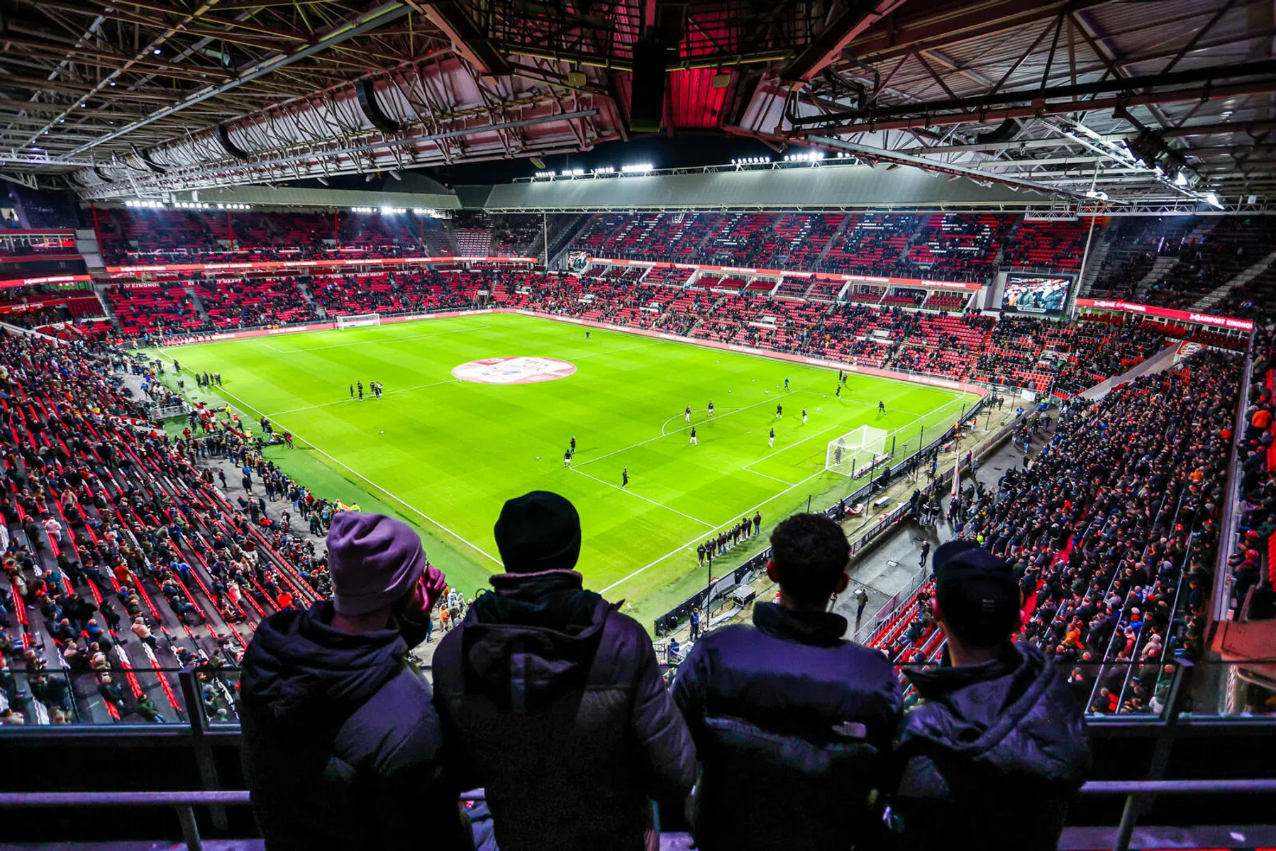 VI Stadiontest: PSV speelt in een moderne veste op historische grond