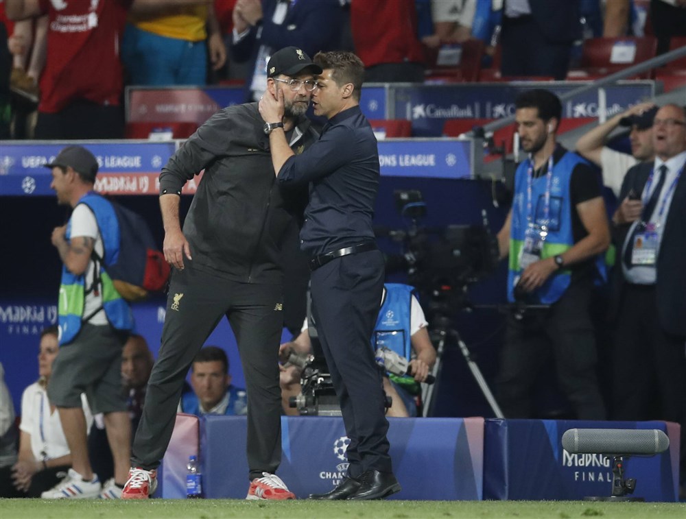 Klopp springt in de bres voor Chelsea na controversiële opmerking Neville
