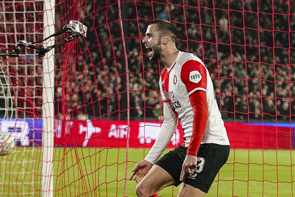 Hancko: 'Als het niet onze kant op gaat, vechten we nog steeds als kampioenen'