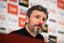 Thumbnail for article: Van Bommel: 'Jullie zitten erbij alsof dit de normaalste zaak van de wereld is'