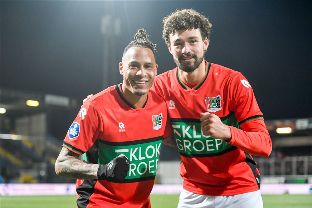 Chery lacht om leeftijdsdiscussie: 'Hij is 35, kan hij nog wel lopen?'