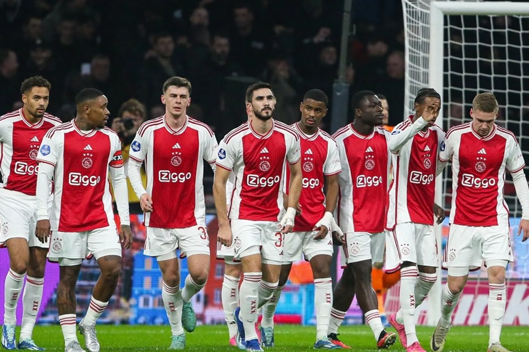 Veel onrust en irritatie in spelersgroep: de roerige week van Ajax