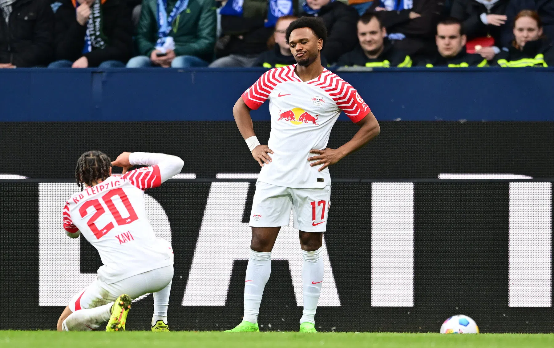 Leipzig walst dankzij Simons en Openda over Bochum heen