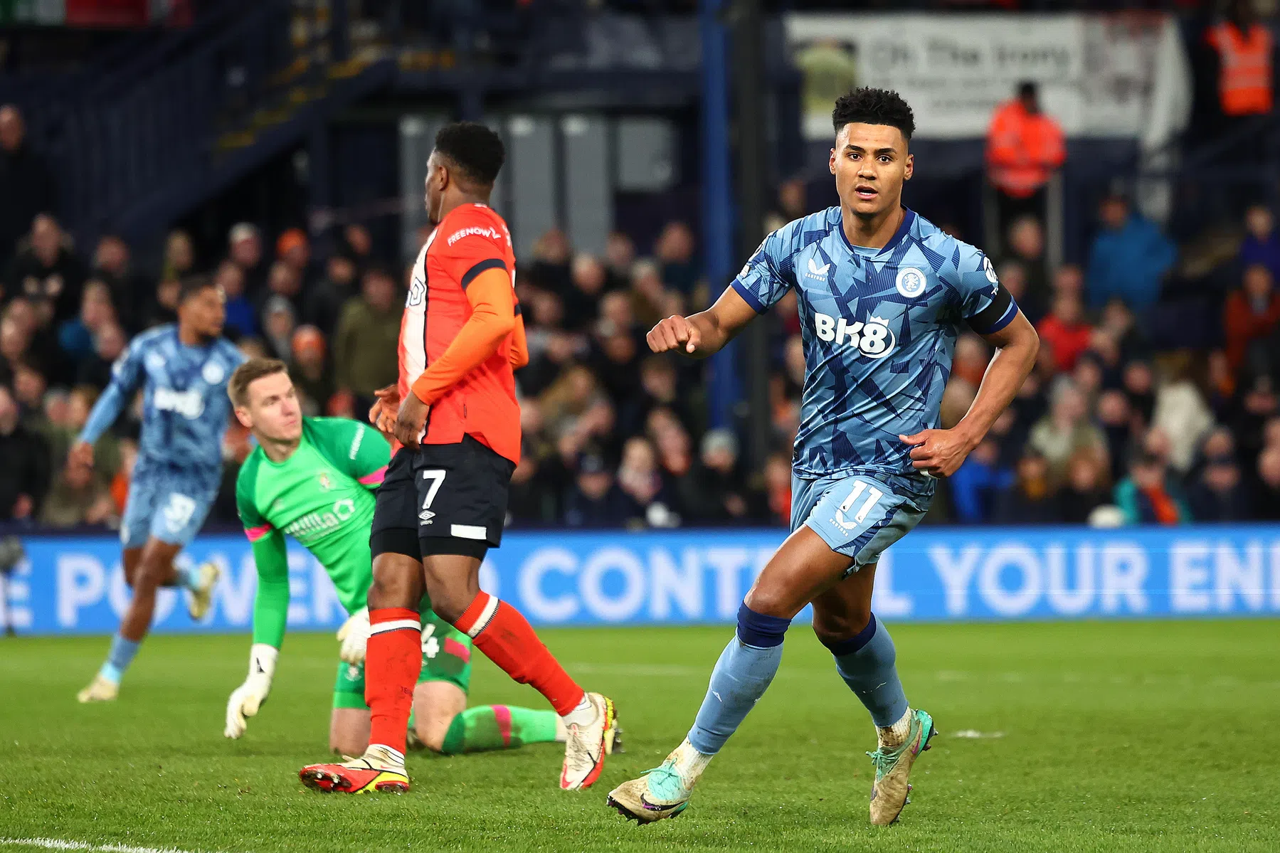 Ajax gewaarschuwd: Villa met MVP van Premier League naar Amsterdam