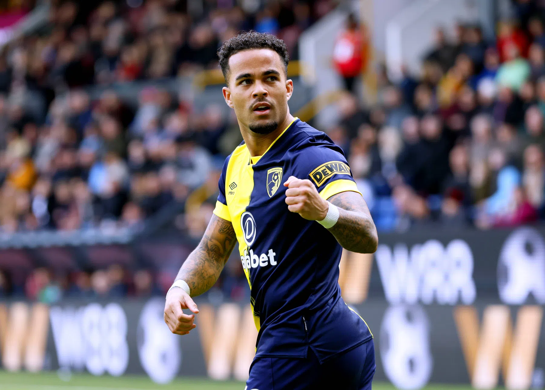 Kluivert leidt Bournemouth met fraaie goal naar zege