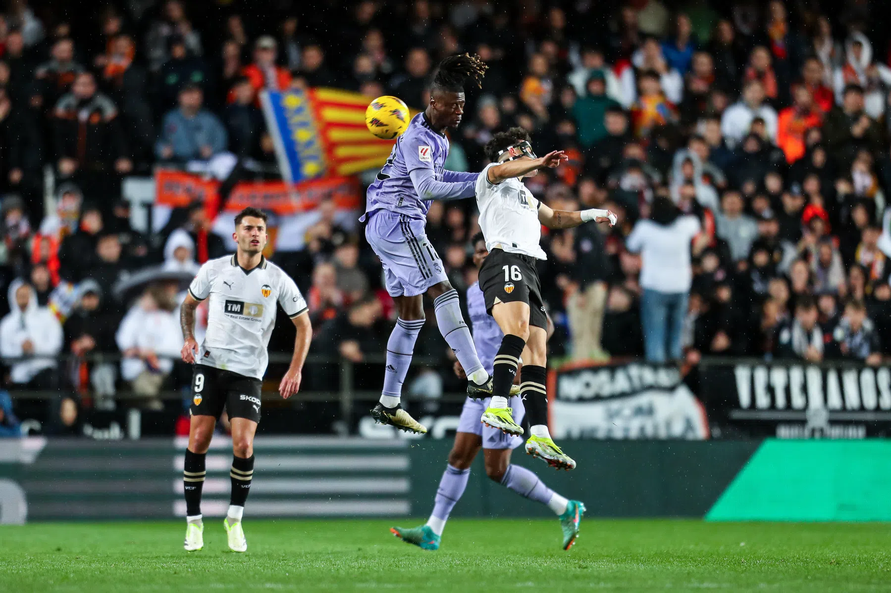Puinhoop, schandaal en roof: harde woorden over afgekeurde Real-goal