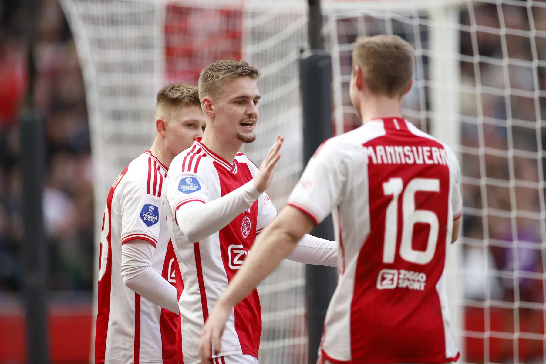 Taylor opnieuw belangrijk voor Ajax: 'Weet dat fans achter me staan' 