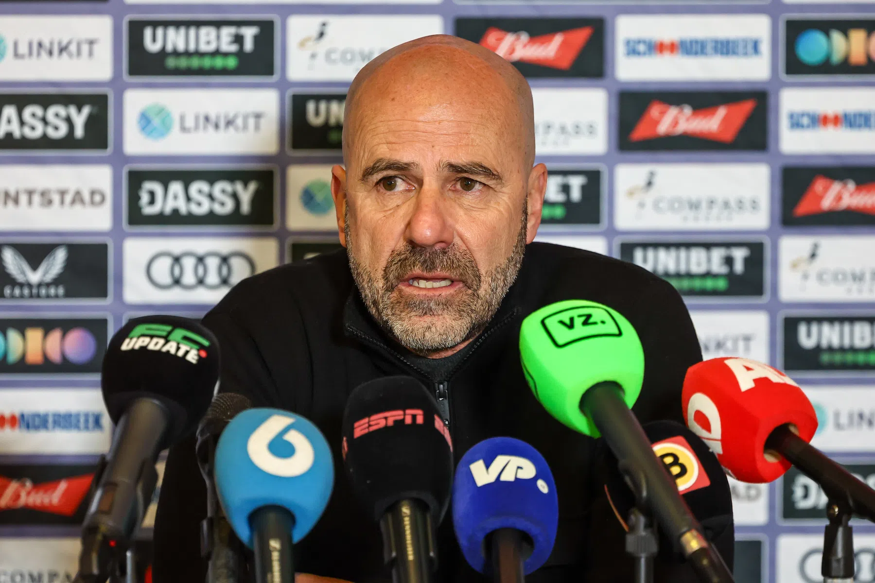 Bosz verwacht gelijkopgaande topper en verklaart positie Schouten