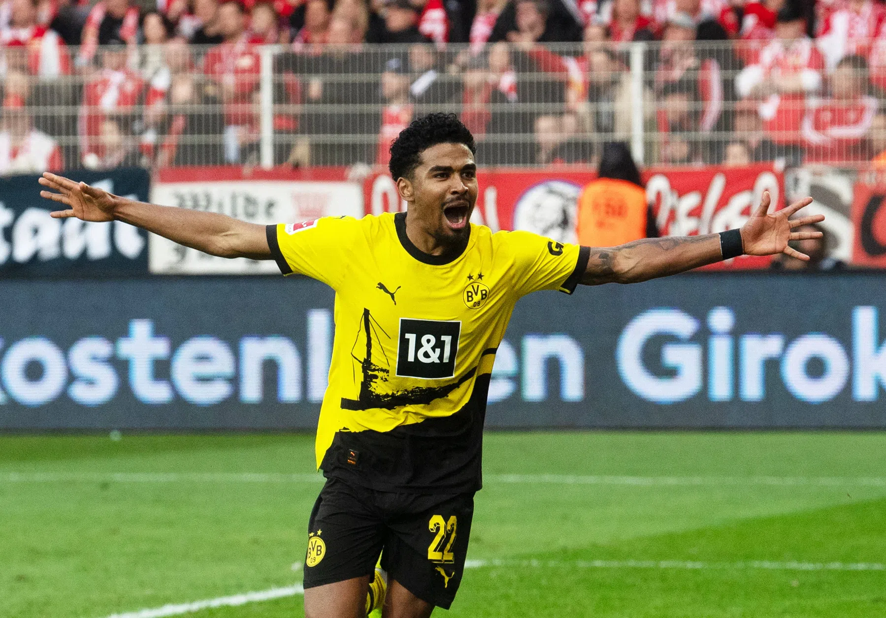 Maatsen dankt arbitrage na eerste doelpunt voor Dortmund