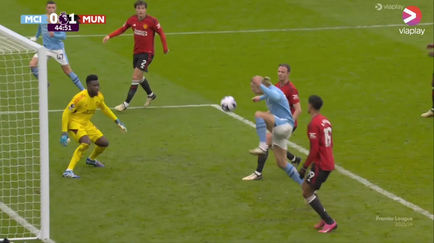 Haaland blijkt ook maar mens: 'Worst miss ever'