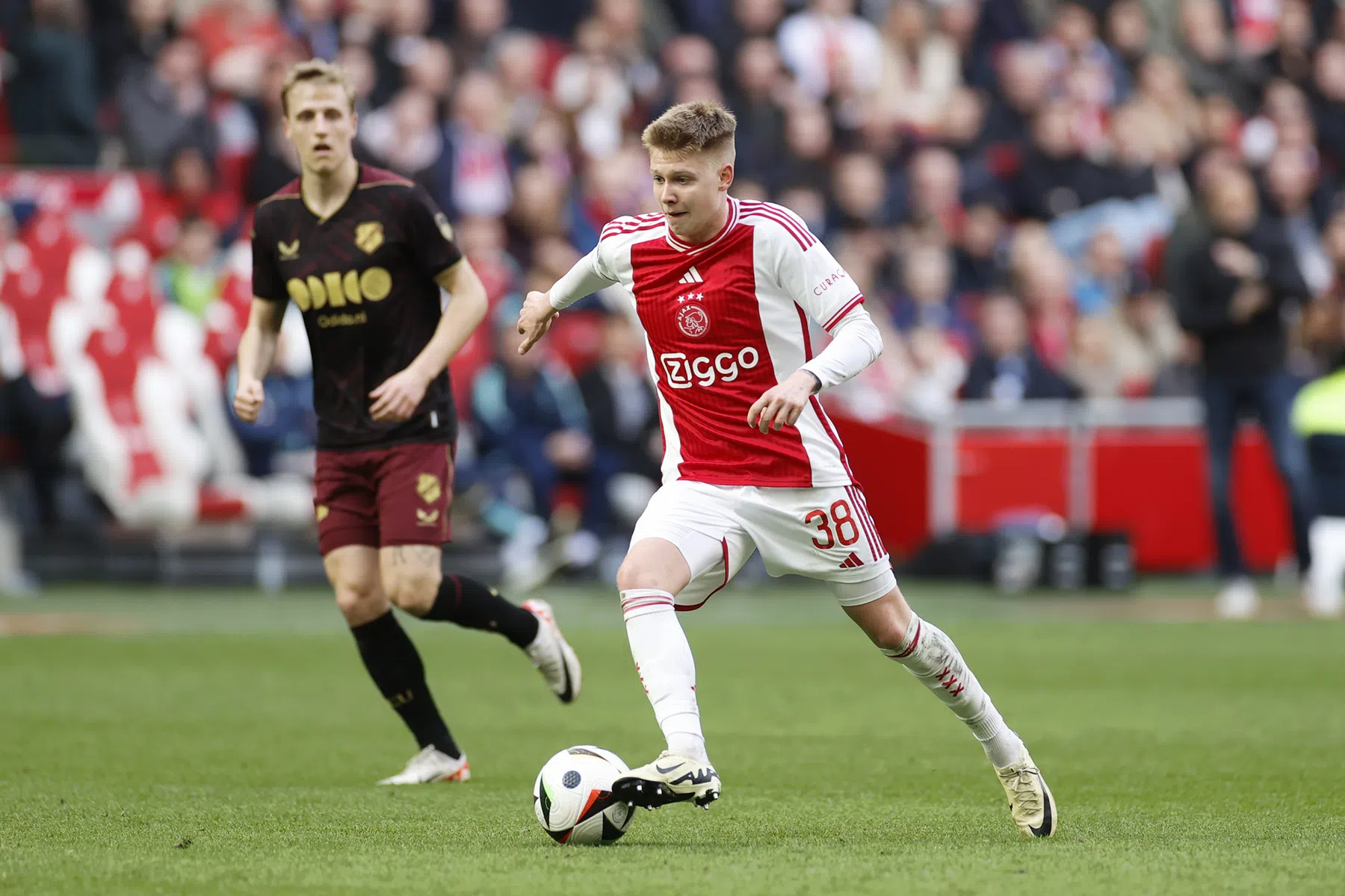 Eredivisie op Rapport: Rensch en Hlynsson vallen uit de toon bij Ajax