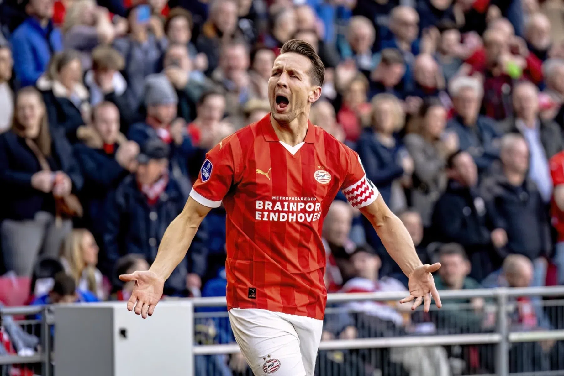 Topscorer én assistkoning: Luuk de Jong zorgt voor Europese primeur