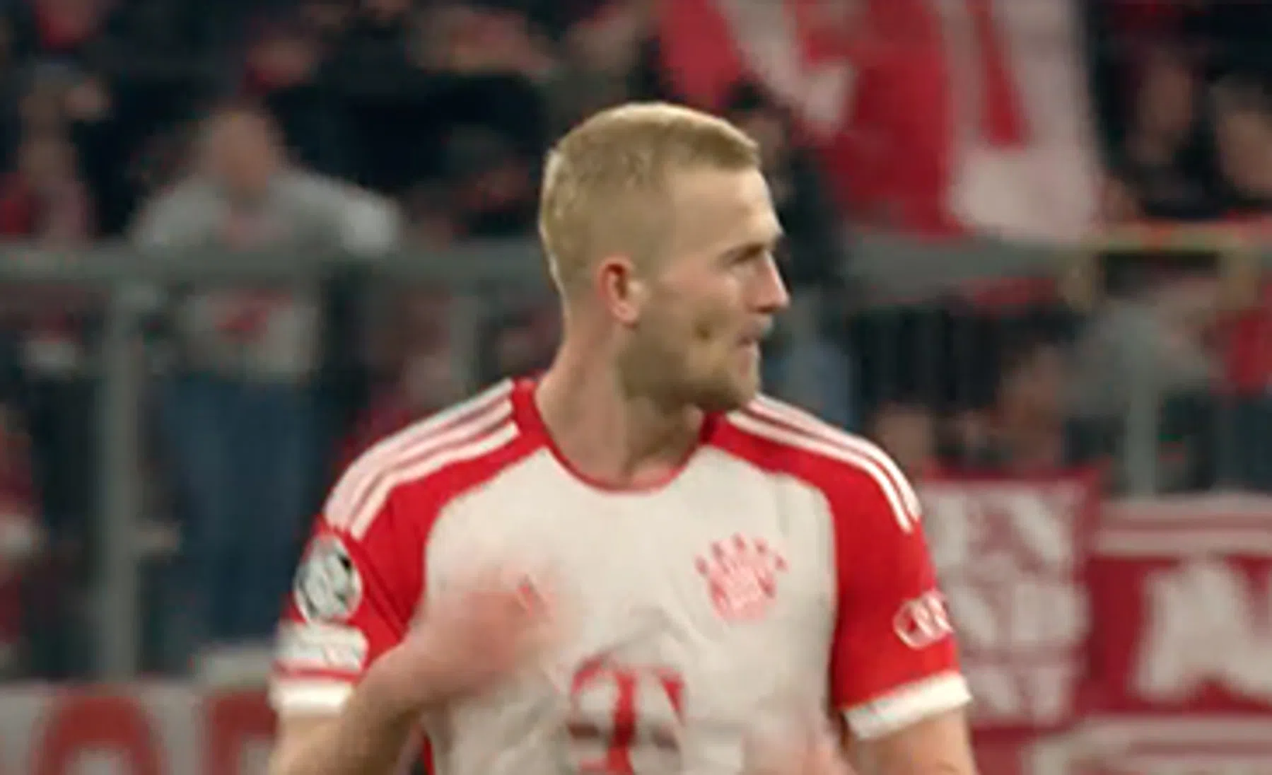 De Ligt steelt met volley de show bij tweede goal Bayern