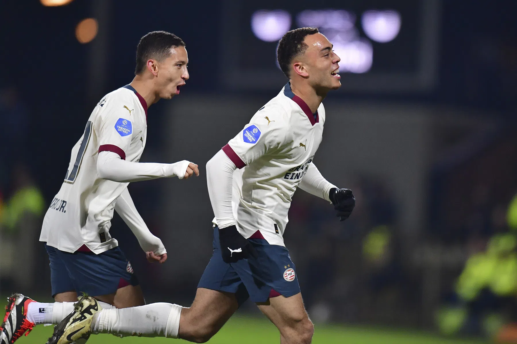 Volle tank lonkt voor matchwinner Dest: 'Ik ga niet zijn auto wassen'