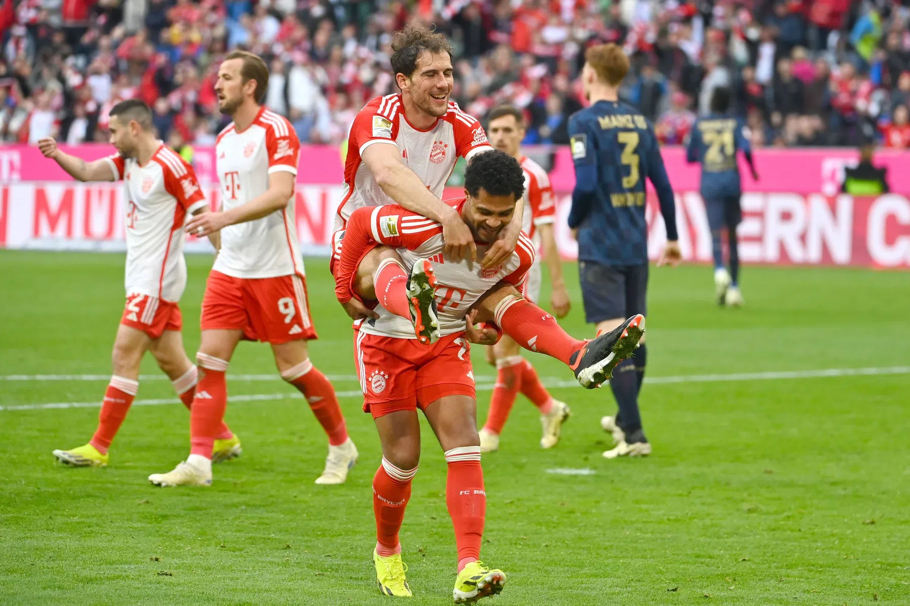 Samenvatting: bekijk hier de acht goals van Bayern tegen Mainz