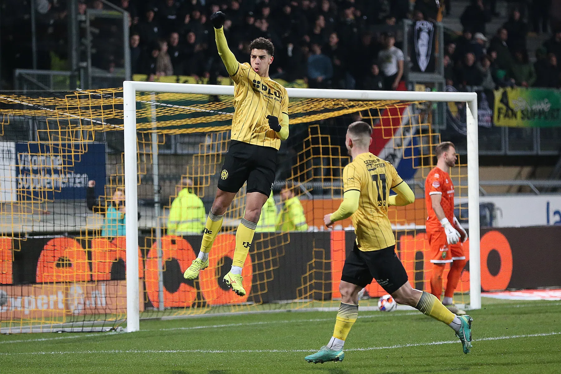 Ould-Chikh grapt over bijzondere penalty: 'Straks doet Ronaldo mij na' 