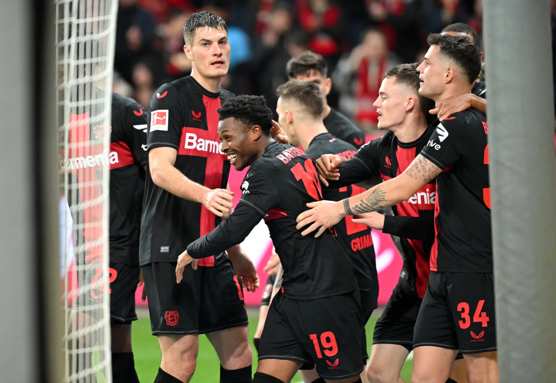Leverkusen blijft ook zonder Frimpong probleemloos overeind