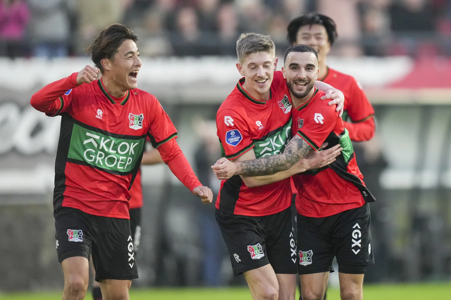 NEC nadert Ajax na razendsnelle dubbelslag