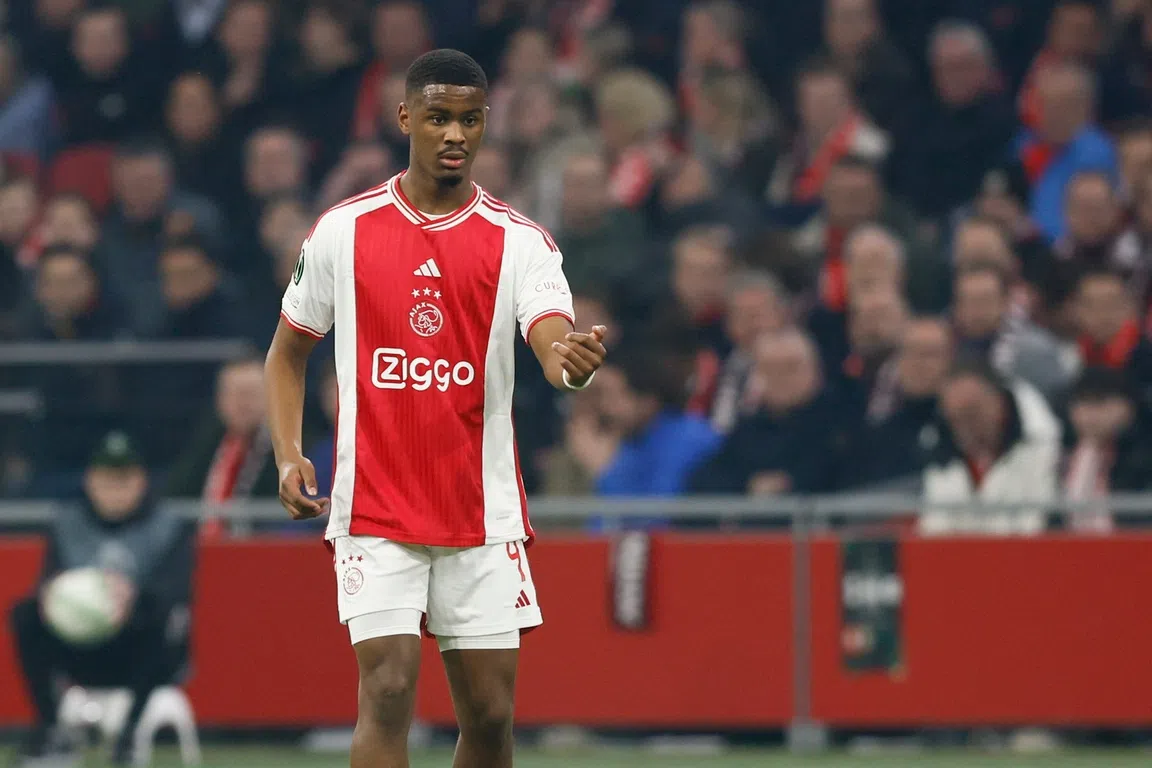 Hato na contractverlenging: 'Ik weet dat bij Ajax blijven goed voor me is'