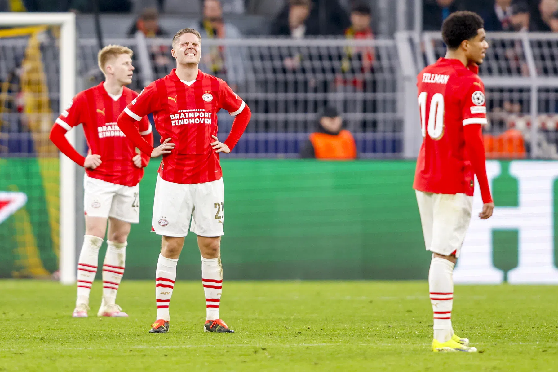 PSV komt dramatische start niet te boven en is klaar in Champions League