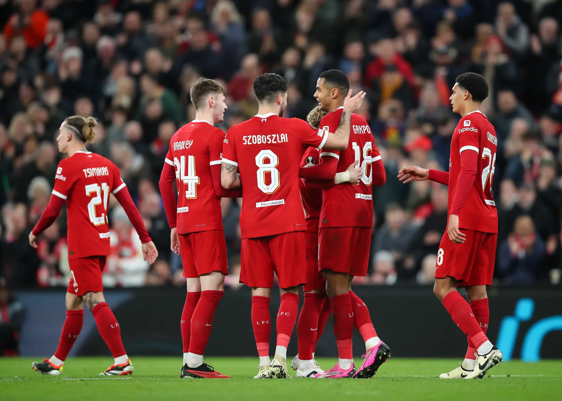 Krankzinnige comeback Bayer Leverkusen, Gakpo loopt hattrick net mis