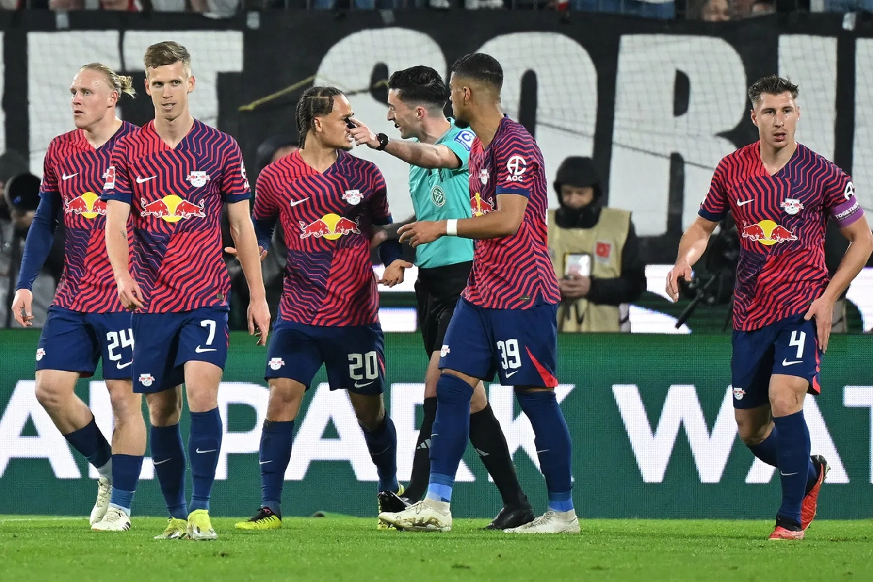 RB Leipzig haalt uit, weer belangrijke rol Xavi Simons