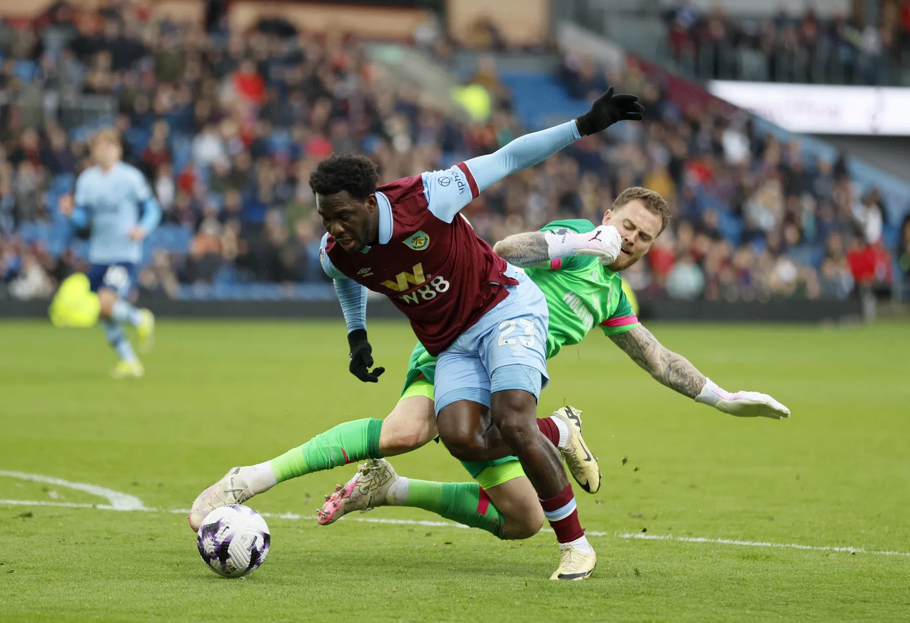 Flekken onderuit met Brentford: kolderiek moment blijft onbestraft