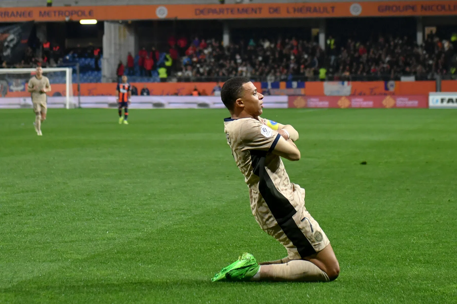 PSG kent makkelijke match in Montpellier met magistrale Mbappé