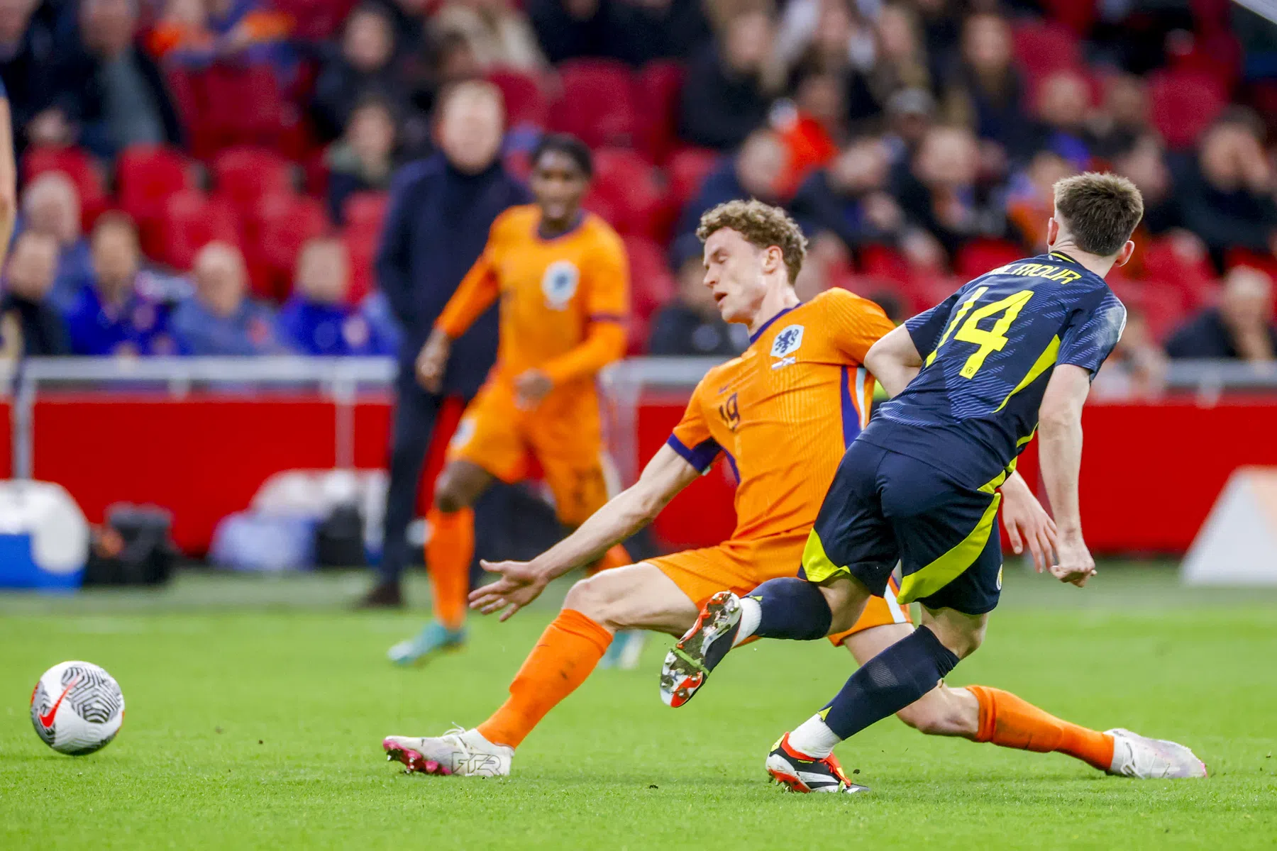 Koeman stoort zich aan balverlies: 'Als je dit soort fouten maakt...'