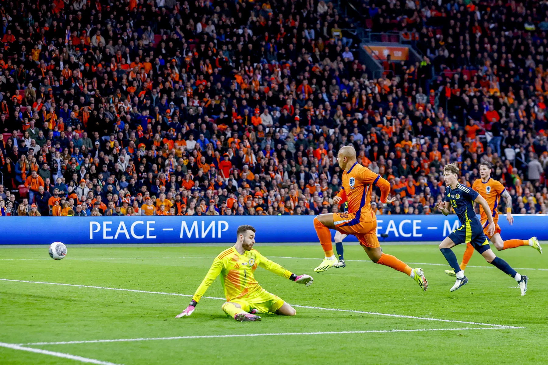 Koeman blijft aan de knoppen draaien: 'Puzzeltje komt steeds mooier te liggen'