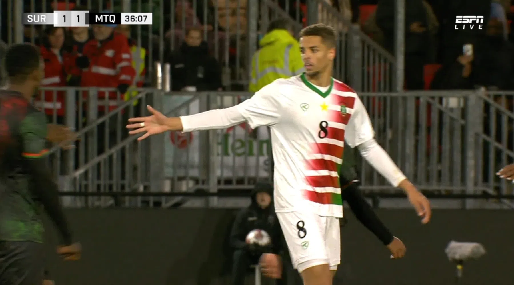 Justin Lonwijk scoort direct bij debuut voor Suriname in Almere