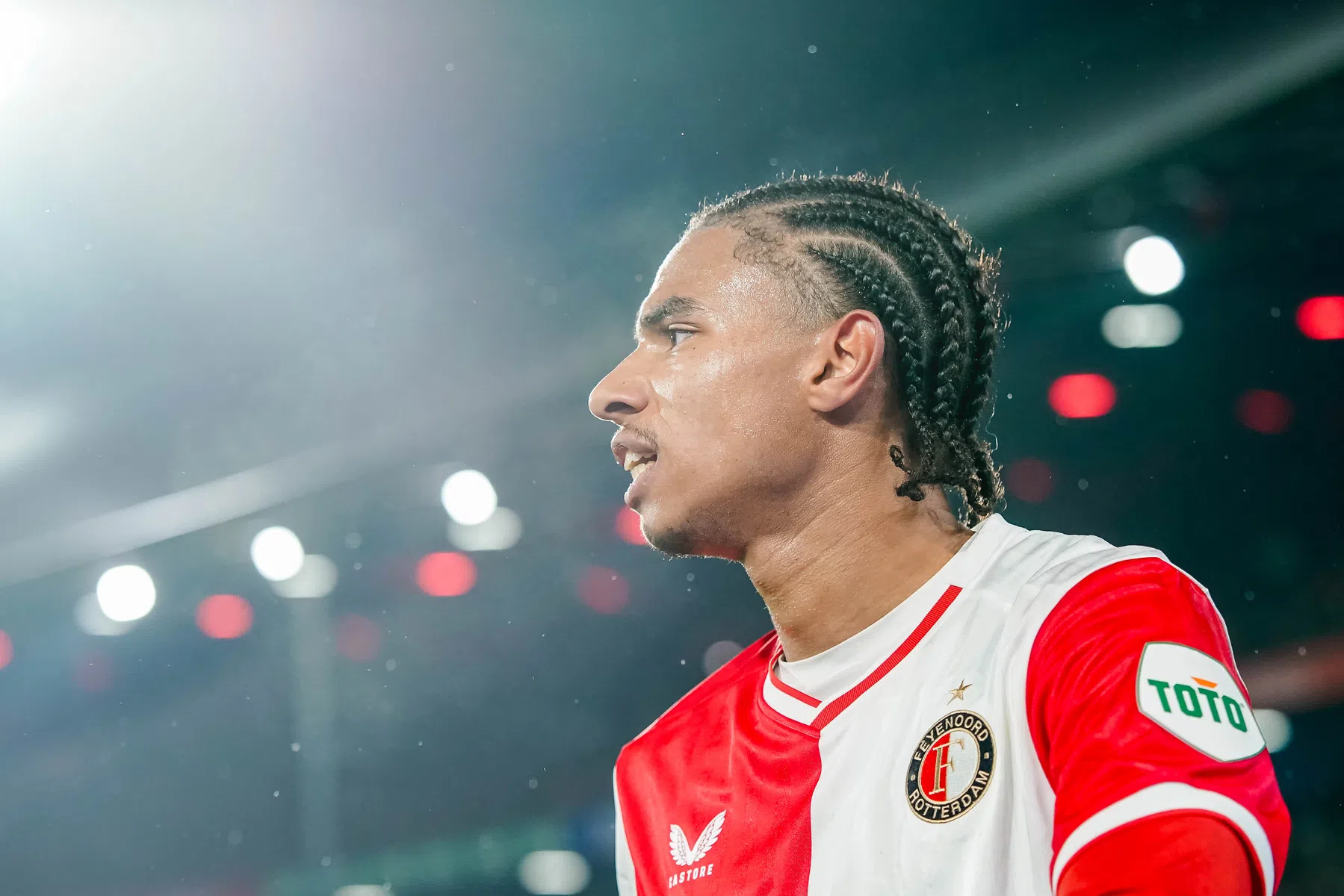 Feyenoord ziet van blessure herstellend trio terugkeren op trainingsveld
