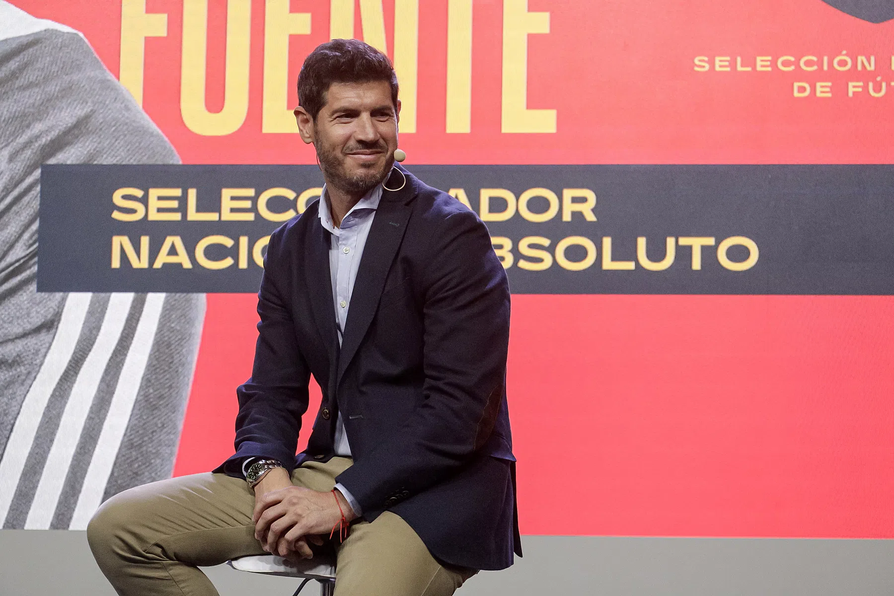 Spaanse bond schorst ex-Ajacied die Hermoso zou hebben gedwongen te liegen