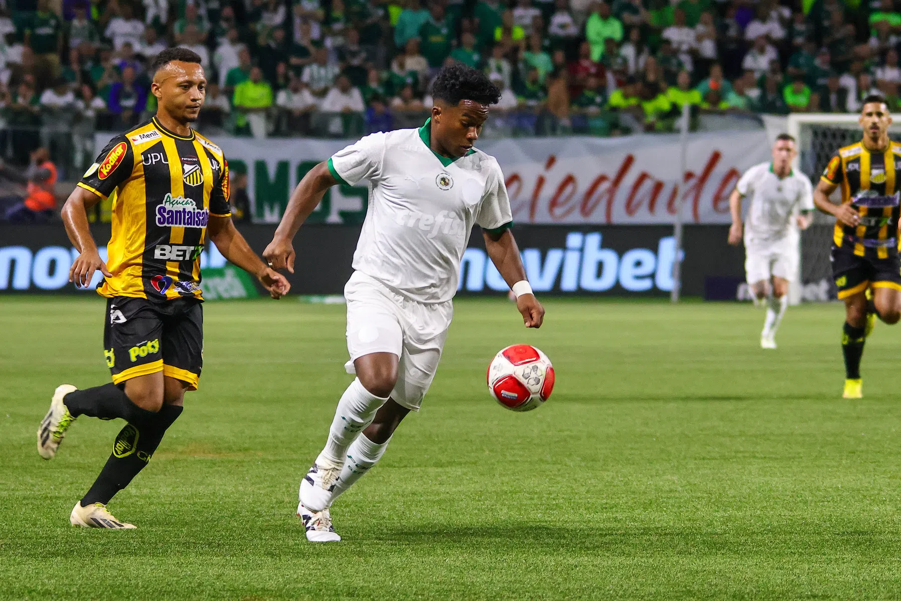 Jetlag of niet: Endrick scoort na heldenrol bij Brazilië ook voor Palmeiras