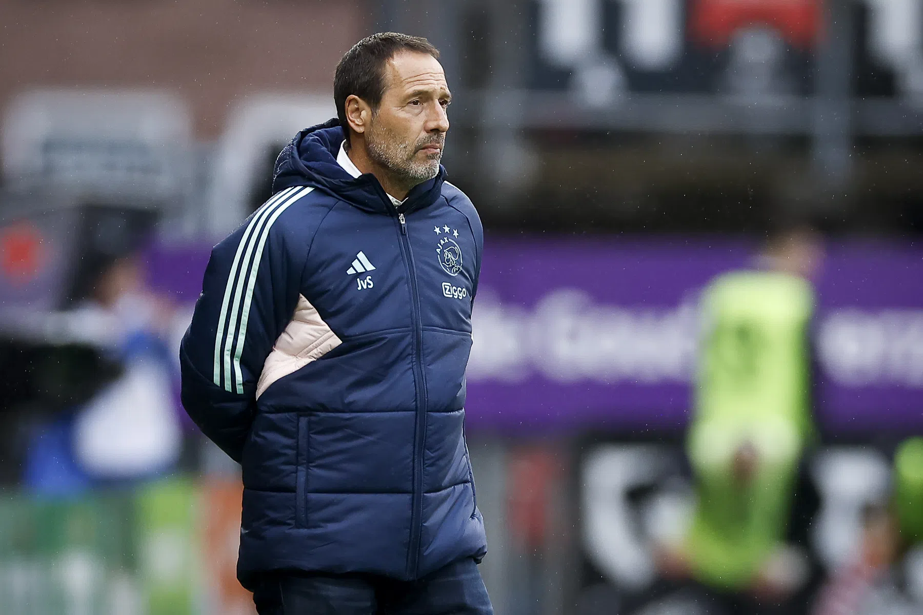 Gehavend Ajax met twee pure verdedigers tegen PEC Zwolle