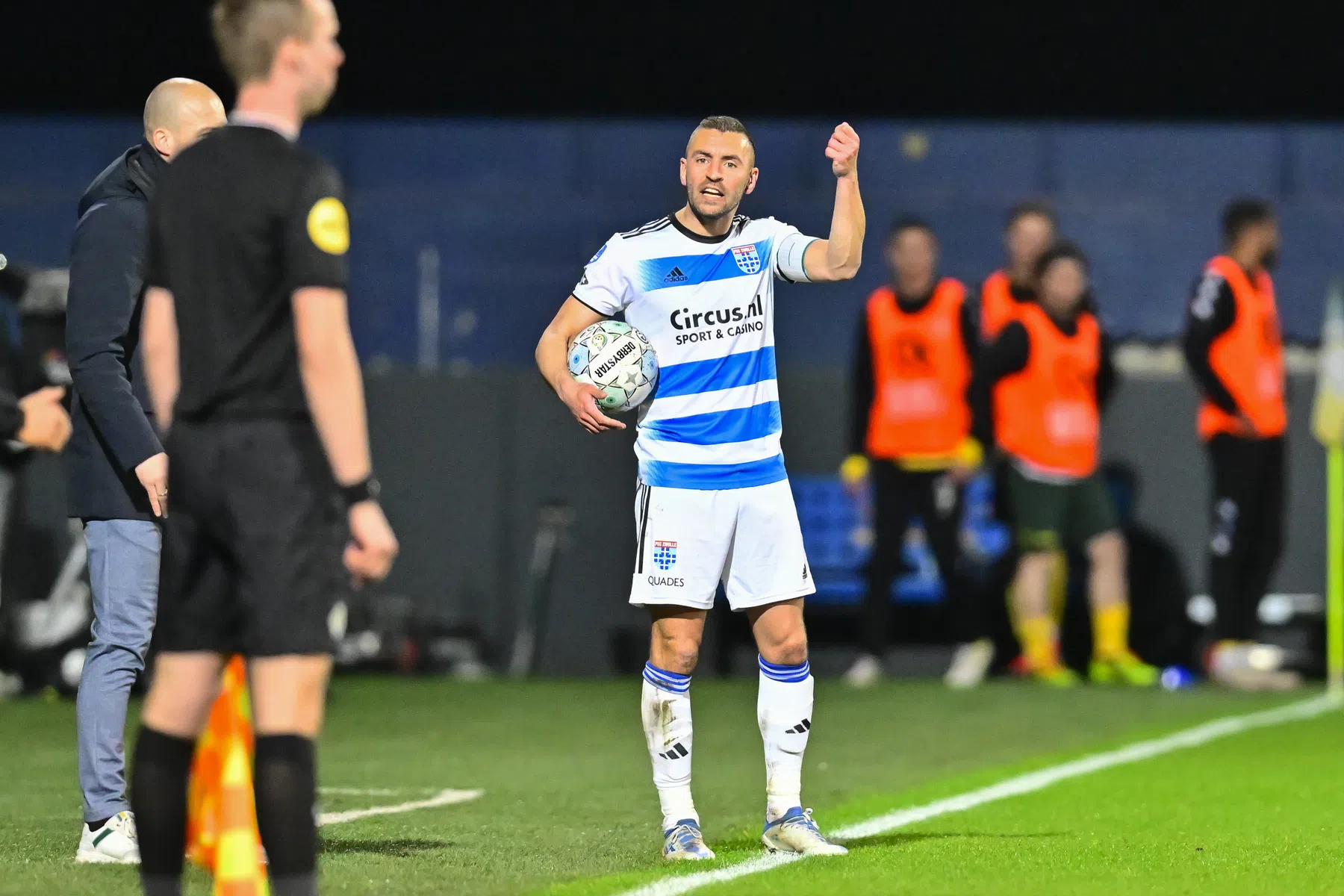 Van Polen loopt na nederlaag leeg over VAR en vond Ajax 'niet al te best'