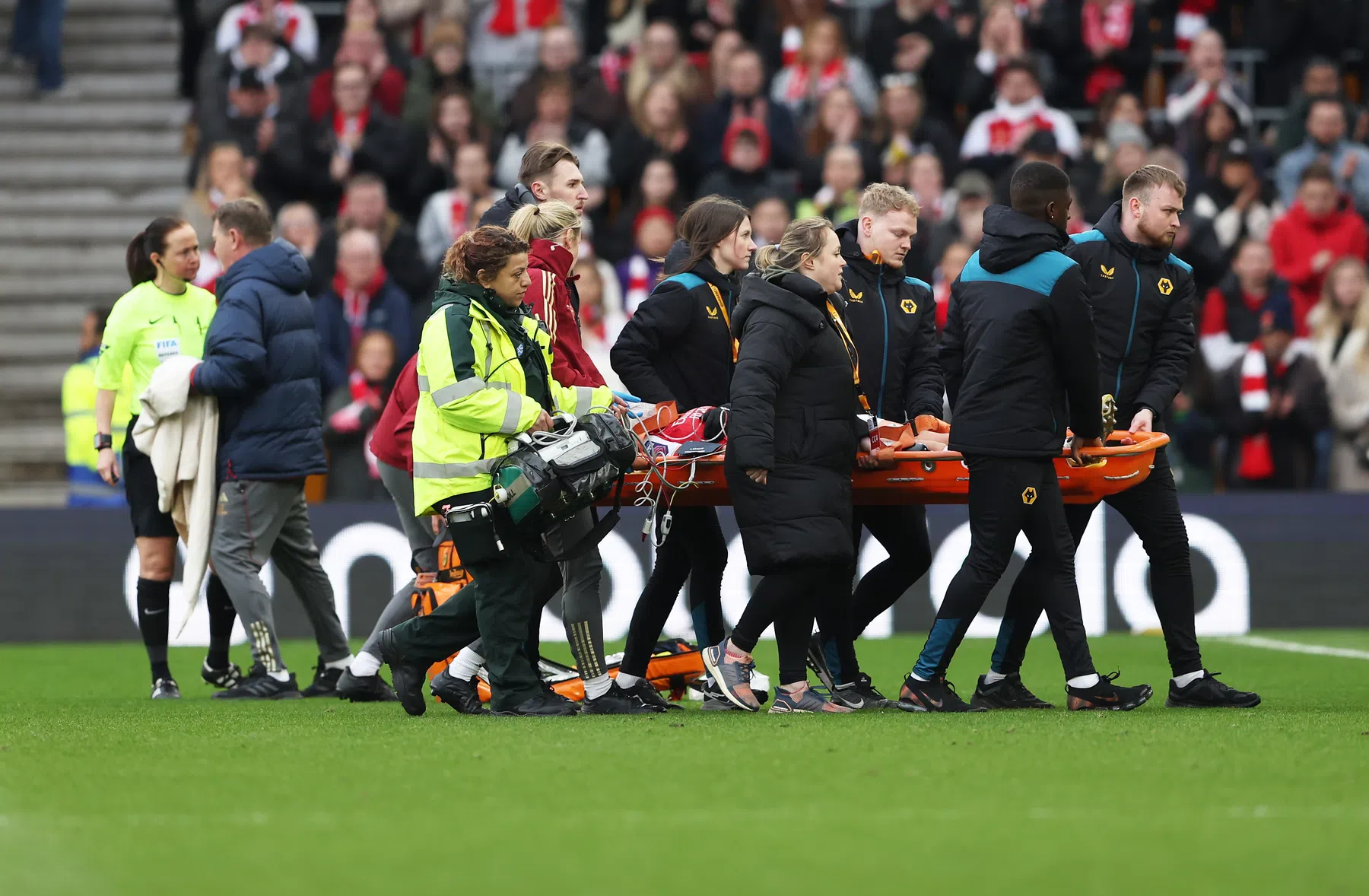 Manager Arsenal Vrouwen deelt positieve update over in elkaar gezakte speelster