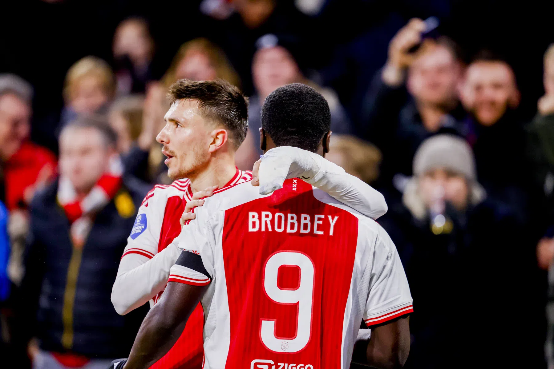 Ajax mist Brobbey en Berghuis tegen Go Ahead, maar ziet drietal terugkeren