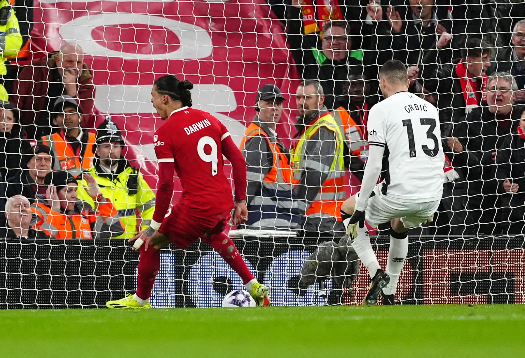 Núñez profiteert van gigantisch blunderende Sheffield United-doelman