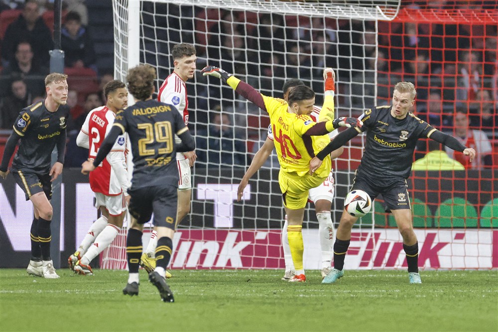 Hier haalt Ajax hoop uit richting Feyenoord