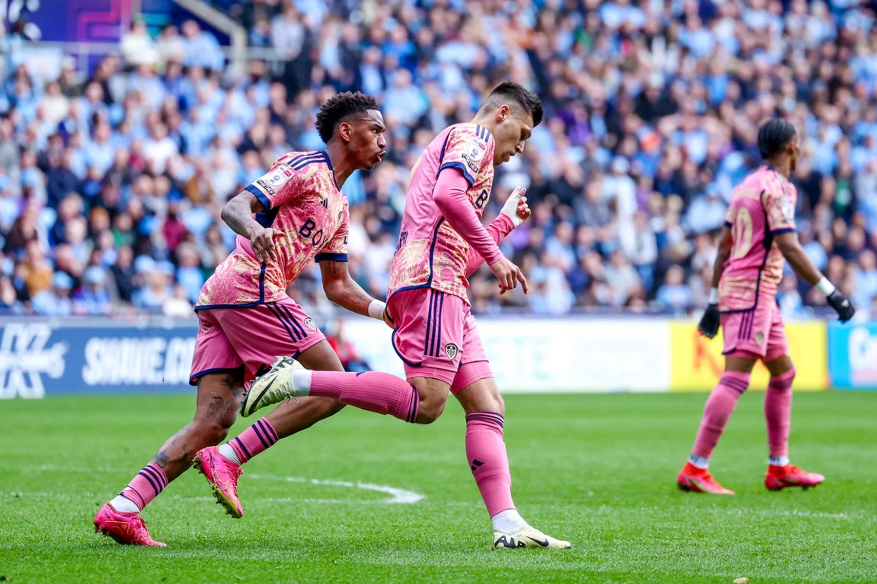 Zinderende promotiestrijd: scorende Piroe kan Leeds ook niet redden