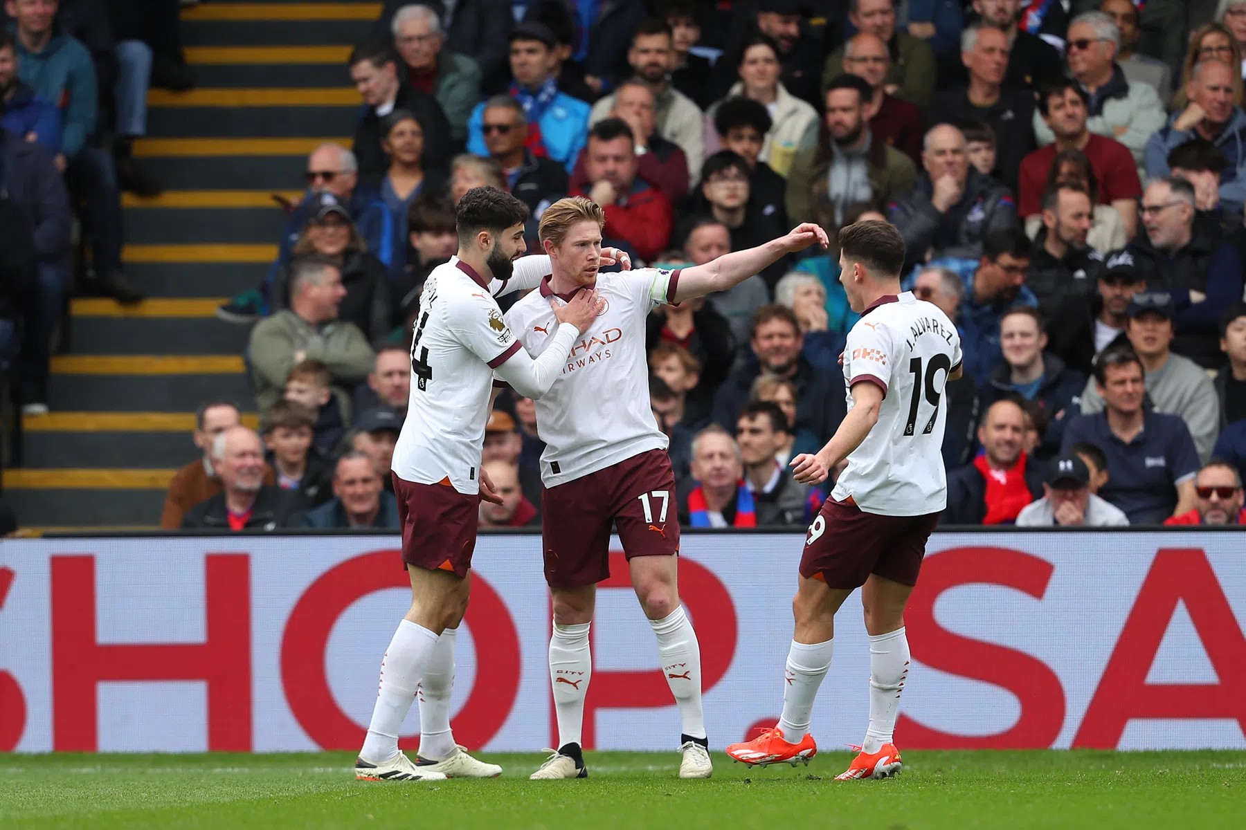 Eergevoelige De Bruyne leidt Man City met machtsvertoon langs Palace