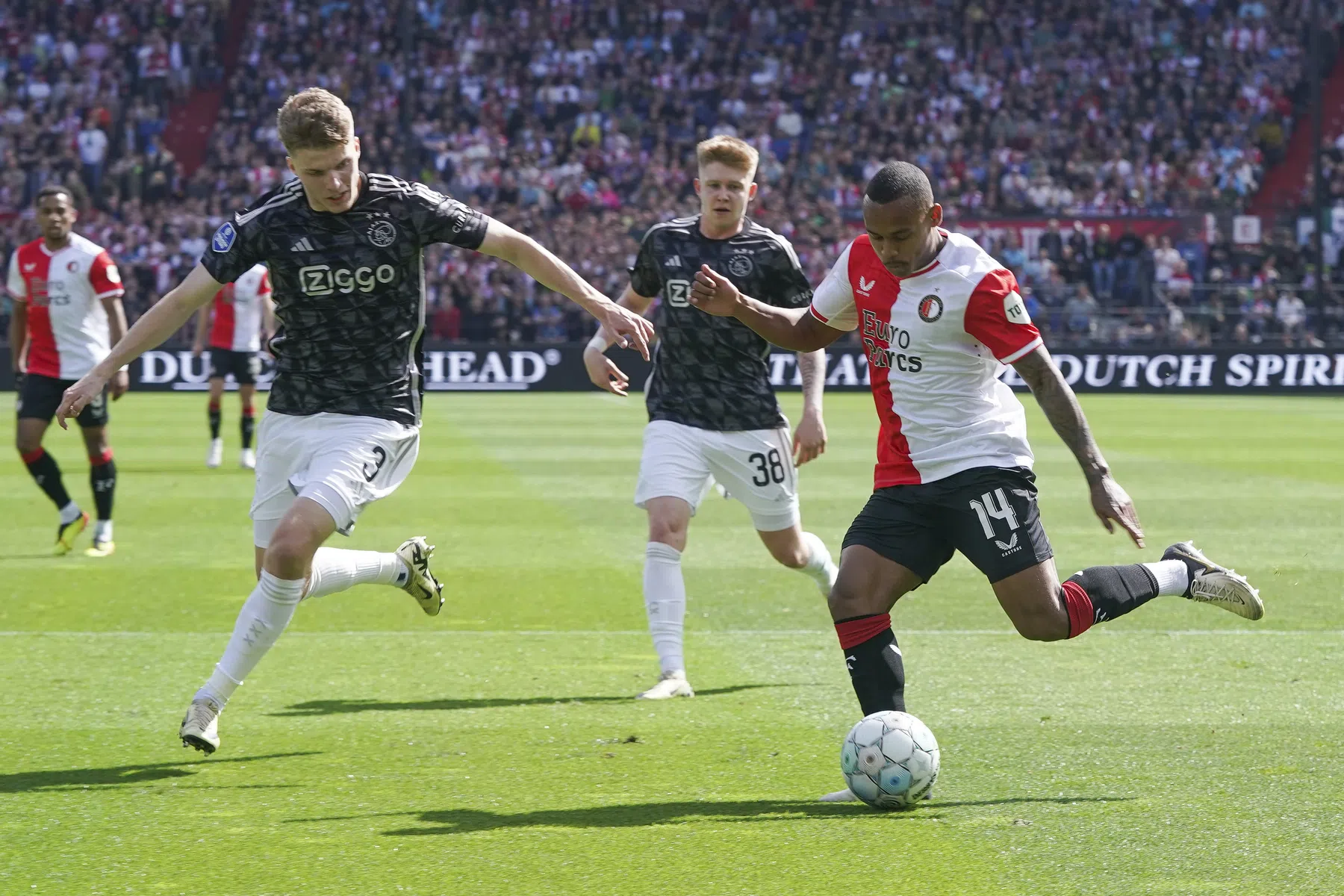 Klassieker al voor rust lijdensweg voor hardleers en kansloos Ajax