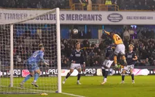Thumbnail for article: Leicester City gooit koppositie te grabbel, Leeds United wint weer niet