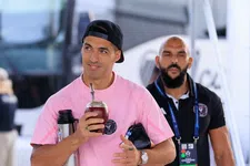 Thumbnail for article: Suárez geniet van Barça-helden: 'Heel mooi en emotioneel'