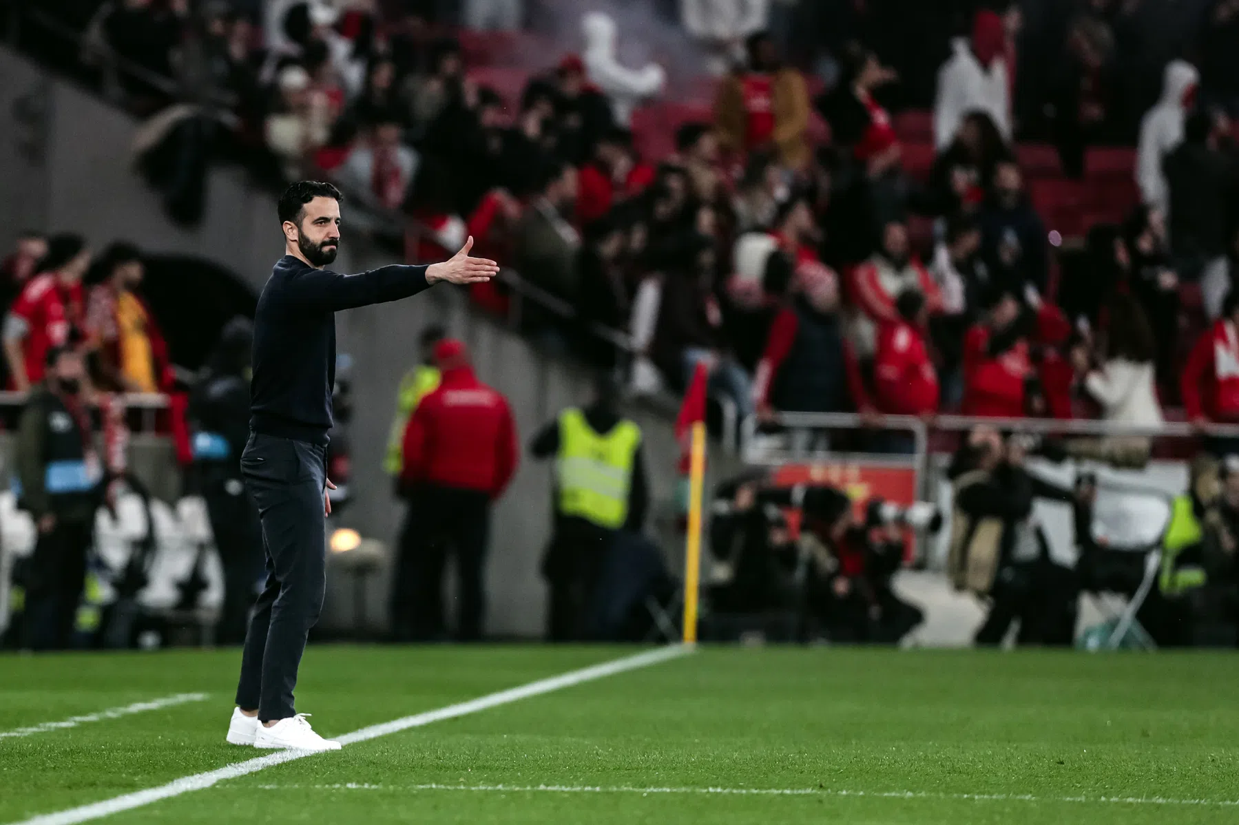 Succescoach Amorim weerspreekt Liverpool-geruchten: 'Hou hiermee op'